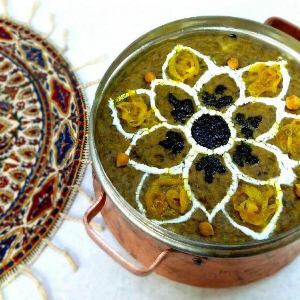 تزیین آش رشته نذری ساده و خاص و زیبا با نعناع داغ و پیازداغ و کشک