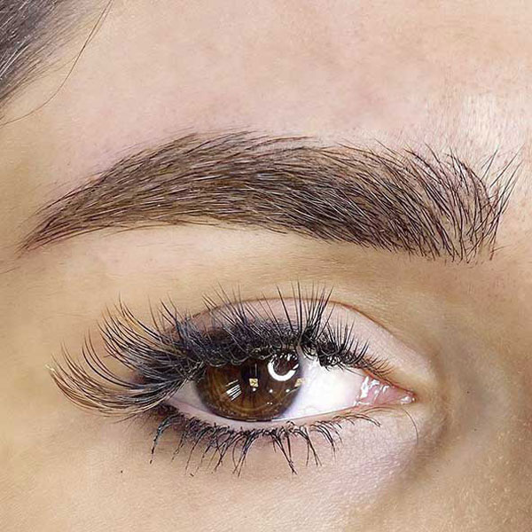 مدل ابرو فیبروز طبیعی و دخترانه مناسب صورت های گرد و کشیده زیبا و لاکچری
