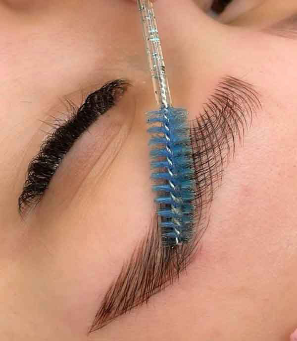 مدل ابرو فیبروز طبیعی و دخترانه مناسب صورت های گرد و کشیده زیبا و لاکچری