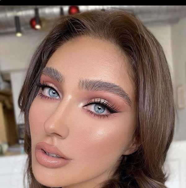 آرایش زنانه ساده با ایده های جدید جذاب شیک همراه با تکنیک هایی برای حرفه ای ها