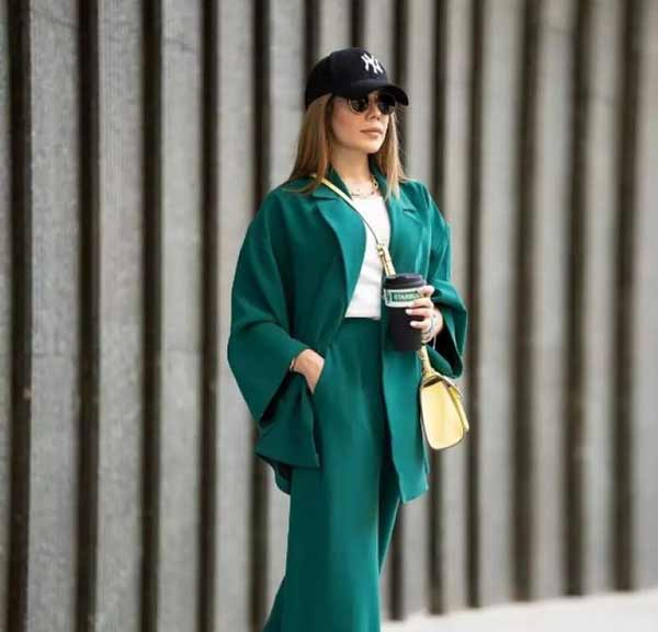 مدل مانتو مجلسی بلند با پارچه های ساده طرحدار زیبا شیک دیدنی زنانه و دخترانه