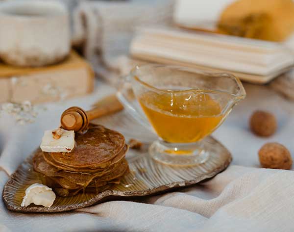 تعبیر خواب عسل و کره + حضرت یوسف و عسل خوردن امام صادق برای دختر مجرد