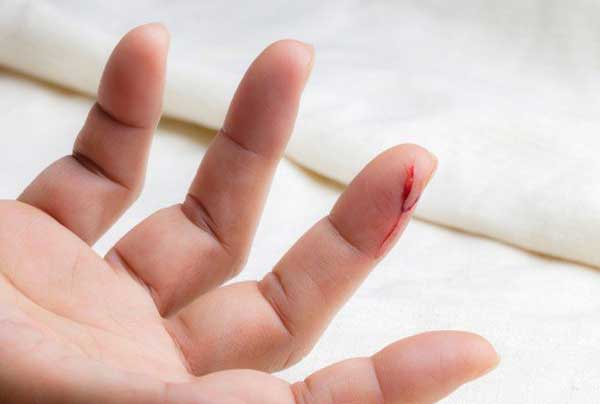 تعبیر خواب بریدن دست با چاقو + بریدن انگشت دست با چاقو امام صادق