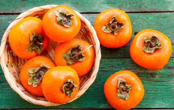 تعبیر خواب خرمالو برای زن حامله + گرفتن خرمالو از مرده برای زن متاهل