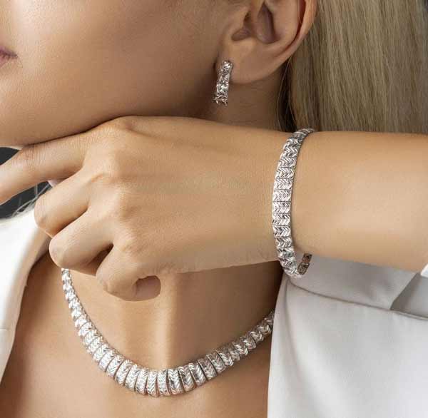 مدل سرویس طلا جدید و شیک با ایده های متنوع ظریف و سنگین برای همه سلیقه ها