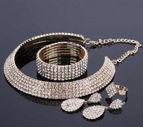 مدل سرویس طلا سفید ظریف و درشت زیبا + نکات کلیدی برای انتخاب سرویس