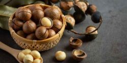 تعبیر خواب گرفتن فندق از مرده + امام صادق و حضرت یوسف برای زن باردار 