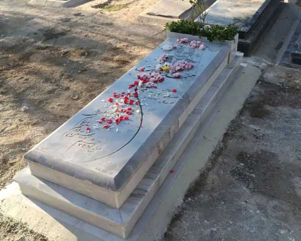 تعبیر خواب سنگ قبر خودم + سنگ قبر آدم زنده امام صادق و ابن سیرین و مادر زنده