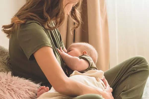 تعبیر خواب شیر دادن به طفل + شیر دادن به نوزاد پسر توسط زن متاهل حضرت یوسف