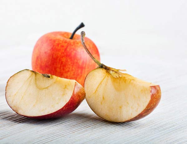 تعبیر خواب سیب پوست کنده + حضرت یوسف و سیب دادن به دیگران