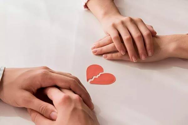 تعبیر خواب طلاق زن از شوهرش + طلاق گرفتن زن متاهل و دیگران