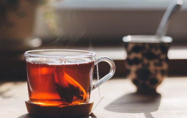 تعبیر خواب چای دادن به مهمان + چای ریختن دختر مجرد از دید امام صادق