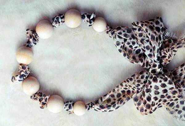 تعبیر خواب دستبند مهره ای برای دختر مجرد + پاره شدن دستبند مهره ای