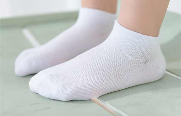 تعبیر خواب جوراب سفید زنانه + جوراب سفید برای دختر مجرد از حضرت یوسف