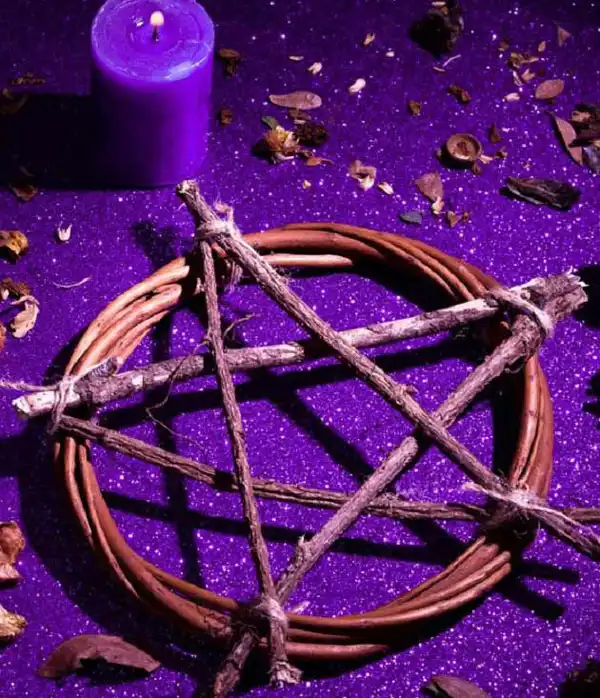 تعبیر خواب جادو جنبل + تعویذ دعا و دعای نوشته شده روی کاغذ در خانه