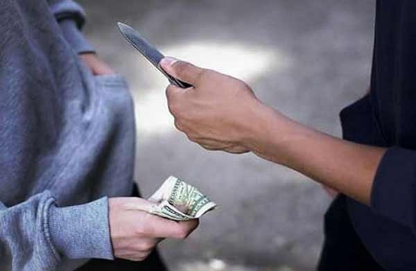 تعبیر خواب خفت شدن + با چاقو و زورگیری امام صادق و تعقیب شدن
