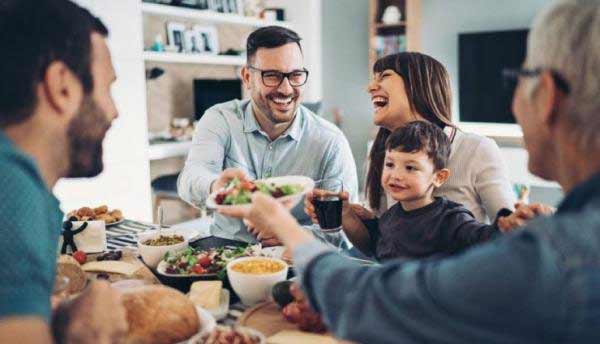 تعبیر خواب مهمانی رفتن ابن سیرین + امام صادق و مهمانی رفتن به خانه دیگران و غذا خوردن