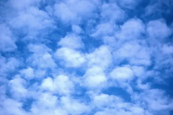 تعبیر خواب آسمان آبی و ابر سفید + امام صادق برای دختر مجرد و اسمان رنگارنگ