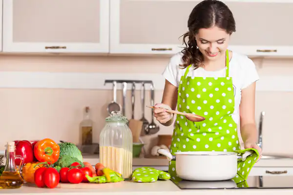 تعبیر خواب آشپزی برای دیگران + غذا پختن برای مهمان امام صادق برای دختر مجرد