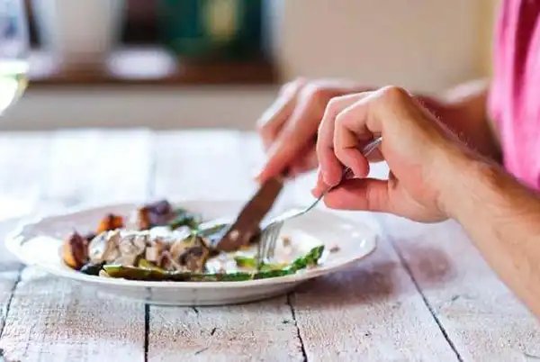 تعبیر خواب آشپزی در قبرستان + کندن قبر برای خودم و خیرات گرفتن در قبرستان