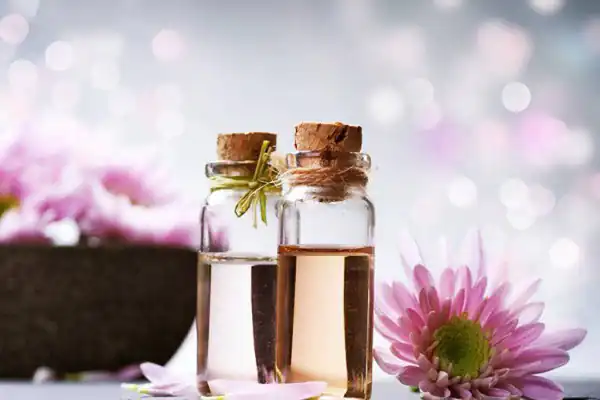 تعبیر خواب عطر مشهد زدن دیگران به من + عطر زدن زن متاهل به لباس حضرت یوسف