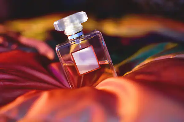 تعبیر خواب عطر مشک از دید ابن سیرین + امام صادق و حضرت یوسف
