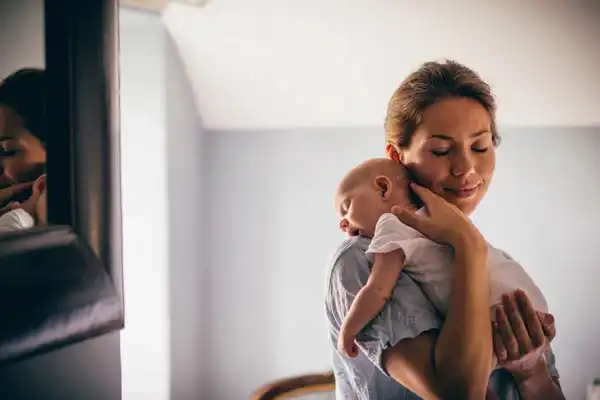 تعبیر خواب بغل گرفتن نوزاد + نوزاد در بغل داشتن امام صادق و حضرت یوسف