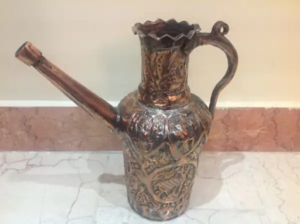 تعبیر خواب دیدن آفتابه پر از آب + آفتابه سفید و قرمز برای دختر مجرد و زن باردار