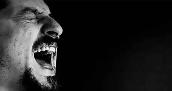تعبیر خواب فریاد زدن مرده + داد زدن پدر مرده و عصبانیت مرده امام صادق