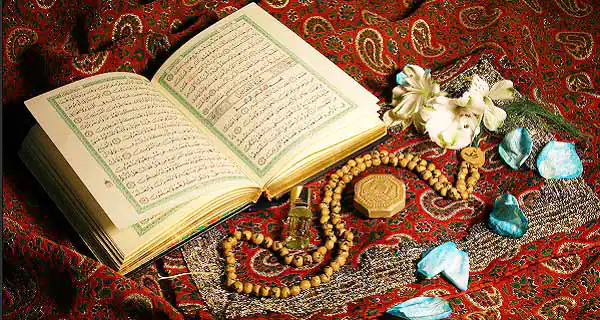 تعبیر خواب قرآن خواندن برای مرده + درخواست مرده برای قران خواندن