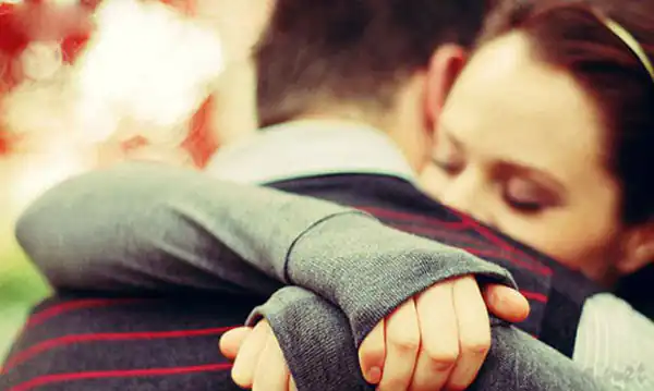 تعبیر خواب قربون صدقه رفتن معشوق + قربون صدقه رفتن مادر و بچه