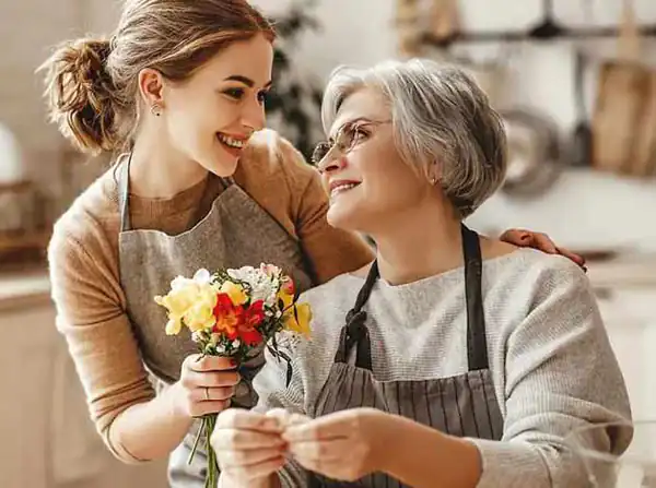 تعبیر خواب مادر معشوق + برای پسر و دختر مجرد و روبوسی با مادر معشوق