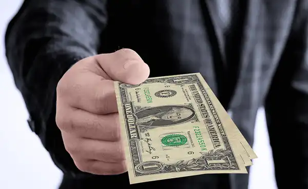 تعبیر خواب مرده از زنده پول بخواهد + پول گرفتن و خواستن مرده از زنده امام صادق