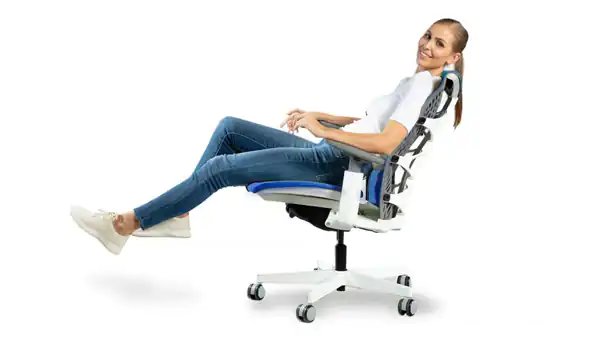 تعبیر خواب افتادن از روی صندلی برای دختر مجرد + صندلی های زیاد و سفید ابن سیرین