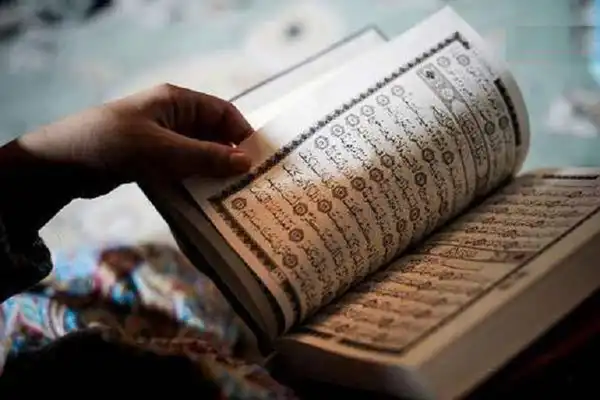 تعبیر خواب شنیدن صدای قران دختر مجرد + شنیدن صدای قران از مسجد برای مرده