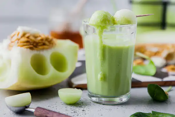 تعبیر خواب آب طالبی + گرفتن طالبی از مرده و گرمک برای زن باردار