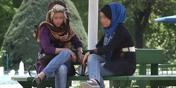 تعبیر خواب بی حجاب بودن جلوی نامحرم دختر مجرد تعبیر خواب بی حجاب شدن خودم تعبیر خواب روسری نداشتن دختر مجرد تعبیر خواب سر برهنه تعبیر خواب بدون روسری در خیابان راه رفتن تعبیر خواب برهنه بودن موی سر زن تعبیر خواب سر برهنه بودن جلوی نامحرم تعبیر خواب بی حجابی خواهر