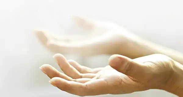 تعبیر خواب درخواست کمک + کمک خواستن با فریاد از مادر و معشوق و امام رضا