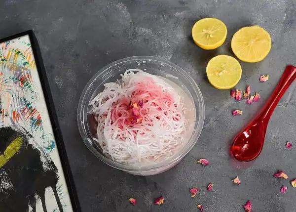 تعبیر خواب فالوده نذری + برای دختر مجرد و فالوده شیرازی و یخمک خوردن