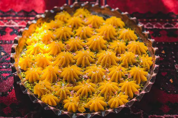 تعبیر خواب حلوا ابن سیرین + حلوای قهوه ای گرفتن از دیگران و حلوا پختن