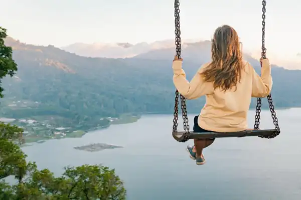 تعبیر خواب هل دادن از بلندی + هل دادن شخصی و مرده و هل دادن در اب