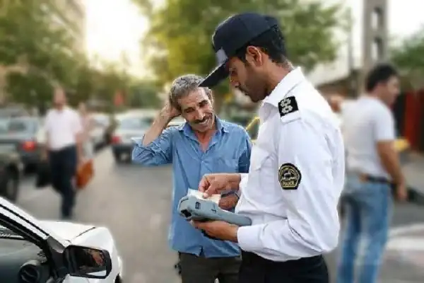 تعبیر خواب جریمه شدن توسط پلیس + پلیس راهنمایی و رانندگی و تعقیب شدن دختر مجرد