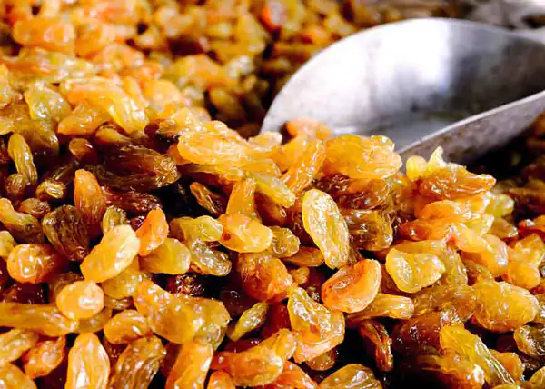 تعبیر خواب کشمش در خواب + کشمش قهوه ای برای دختر مجرد از حضرت یوسف