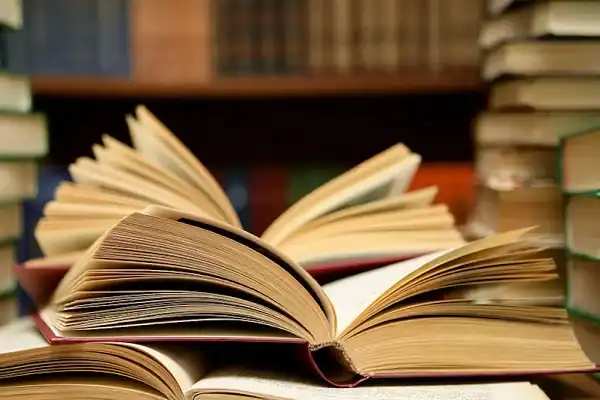 تعبیر خواب کتاب خریدن چیست + کتاب برای دختر مجرد از امام صادق و حضرت یوسف