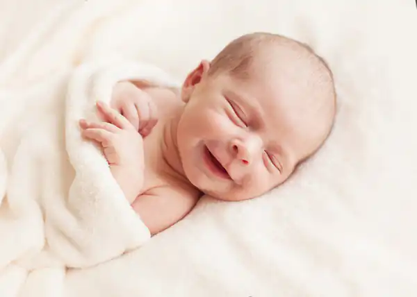 تعبیر خواب خنده نوزاد + پسر و دختر برای دختر مجرد و دیگران از امام صادق