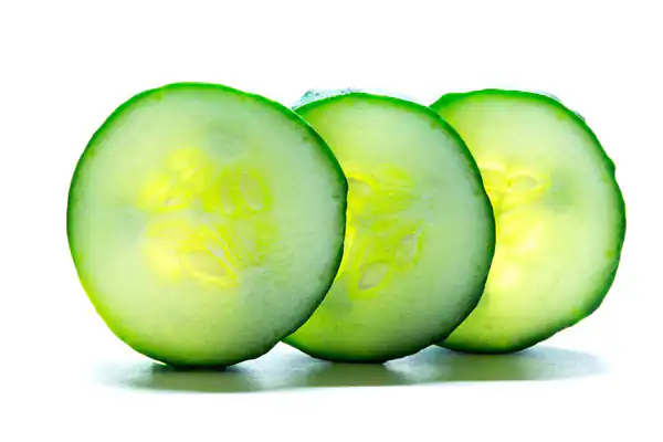 تعبیر خواب خیار خوردن چیست + خیار برای زن متاهل و خیار سبز حضرت یوسف