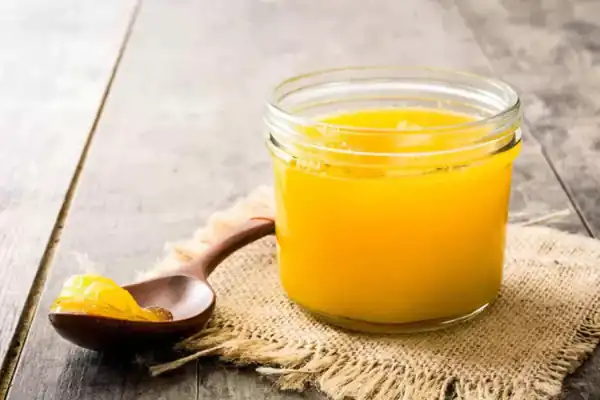 تعبیر خواب خوردن روغن زرد + روغن زرد گوسفندی و خوردن روغن حیوانی با نان