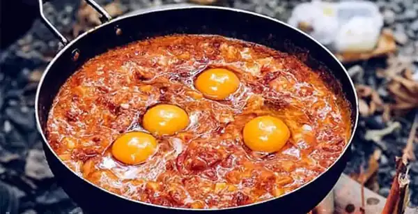 تعبیر خواب املت و نیمرو از امام صادق برای دختر مجرد و زن باردار
