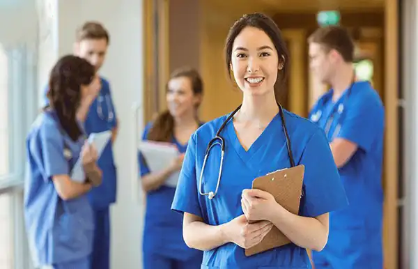 تعبیر خواب پرستار زن از دید منوچهر مطیعی و لیلا برایت + پرستار شدن دختر مجرد