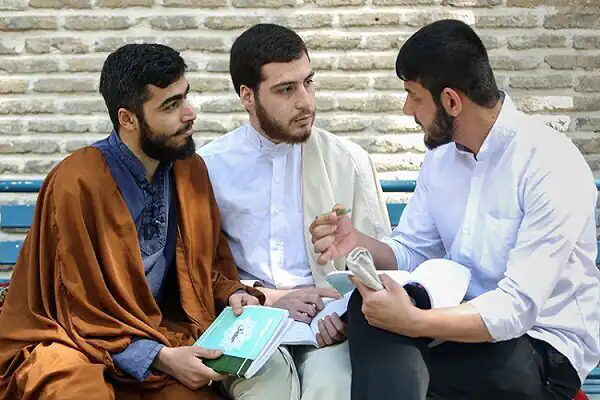 تعبیر خواب صحبت با روحانی + دیدن سید با عمامه سیاه و دیدن عالم دینی امام صادق